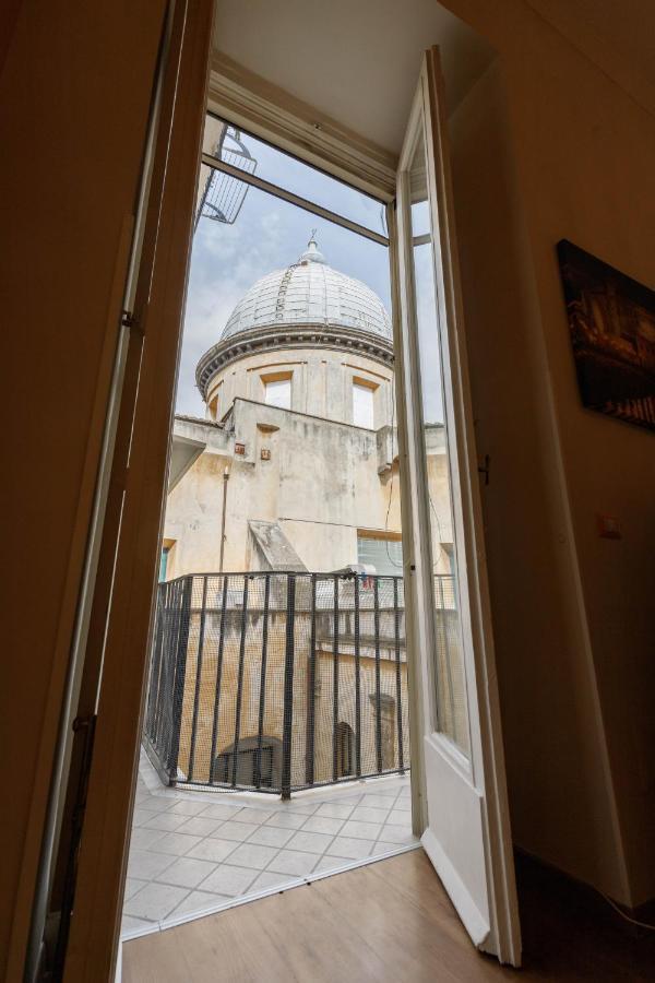 Duomo 77 - In The Heart Of The Historical Center By Elite Villas Napoli Eksteriør billede